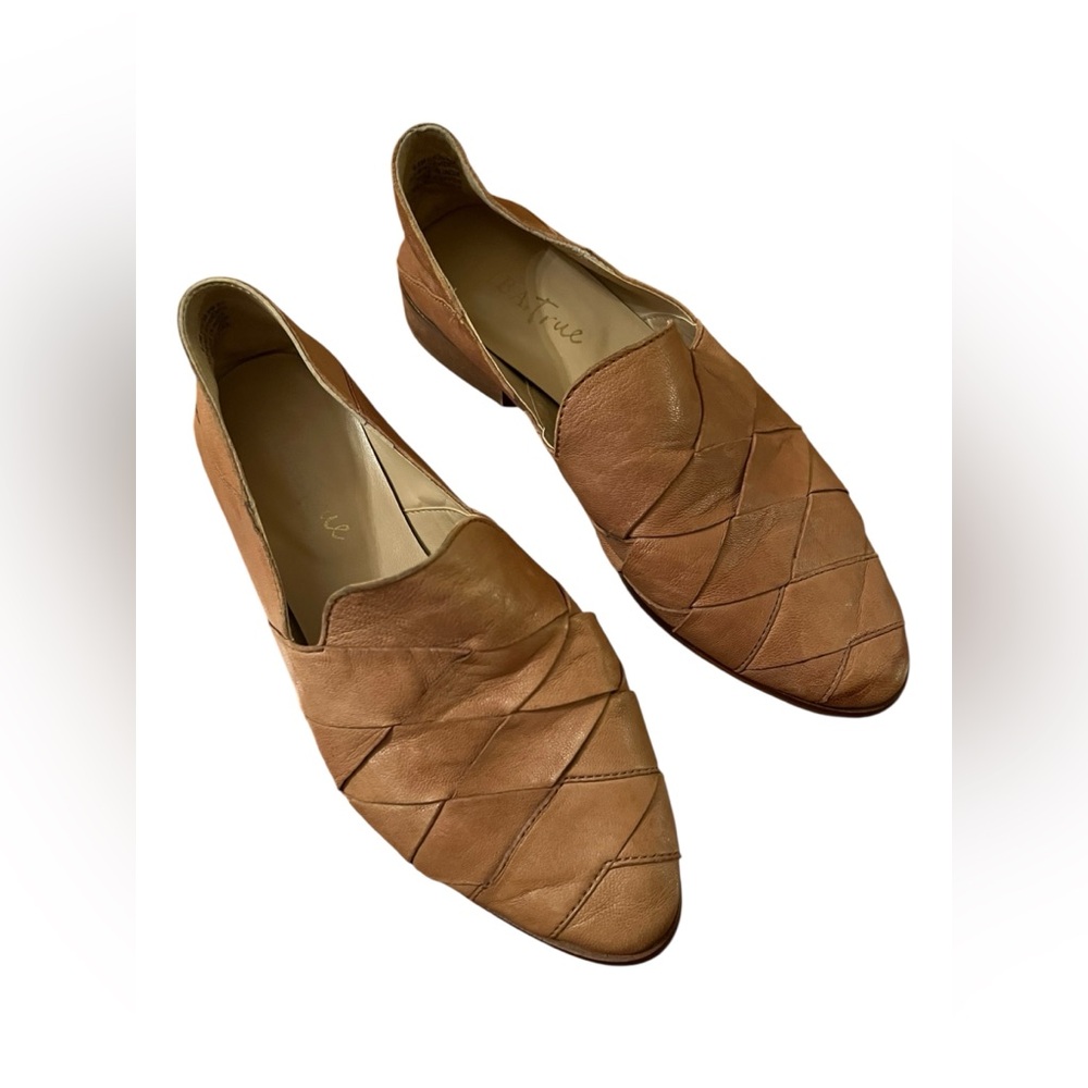 Diba True No Evidence woven leather loafers in tan size 6.5